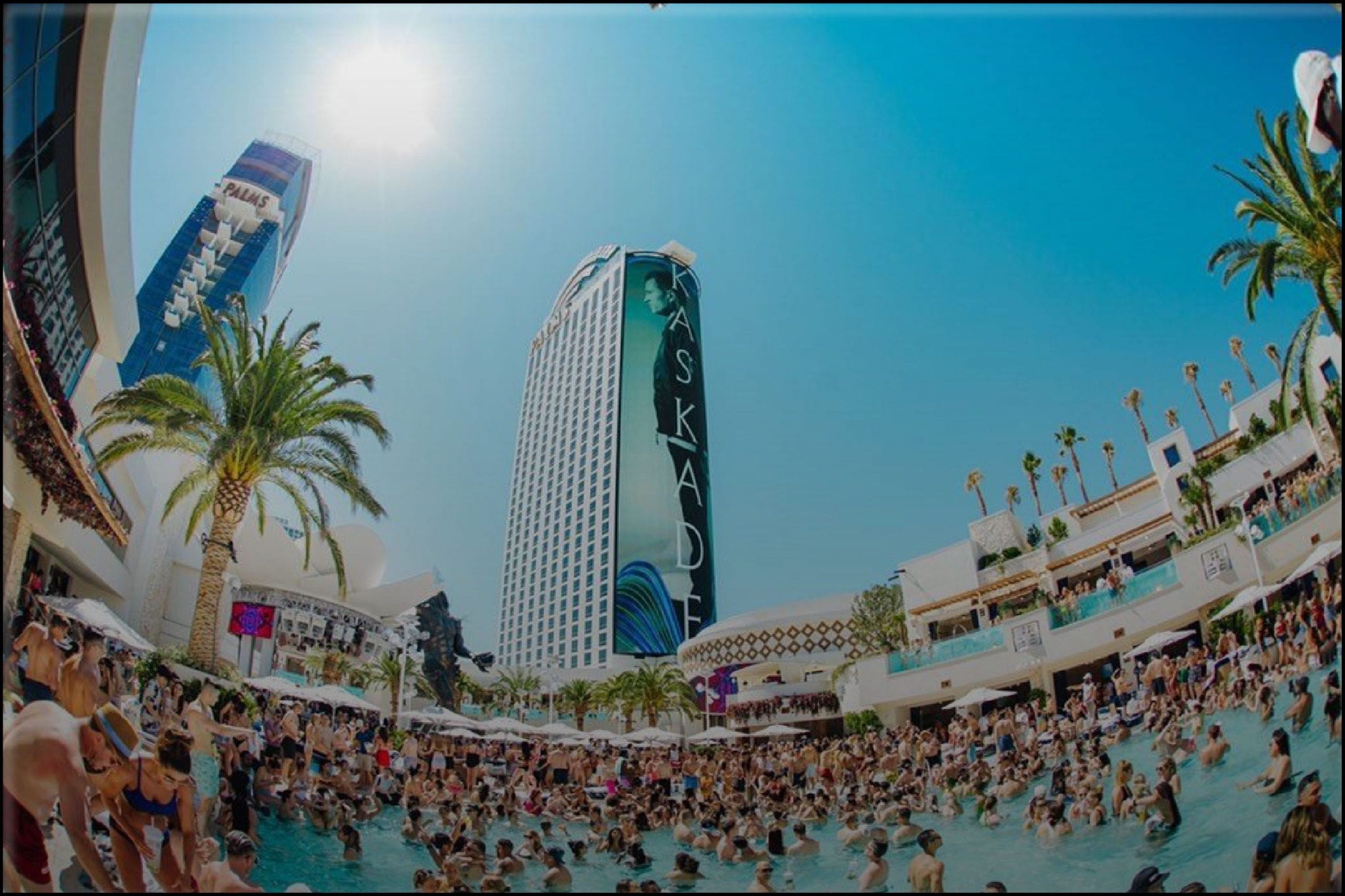 Outdoor Mesh Displays