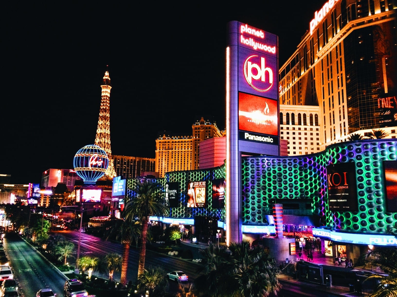 5 Ways To Elevate Your Guests’ Experience by Installing LED Digital Signage